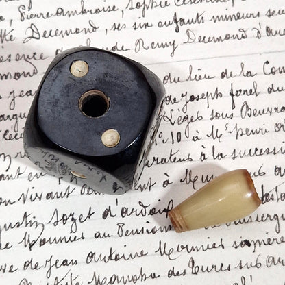 Curieux Dé mécanique tournant en bakélite  - Circa 1930