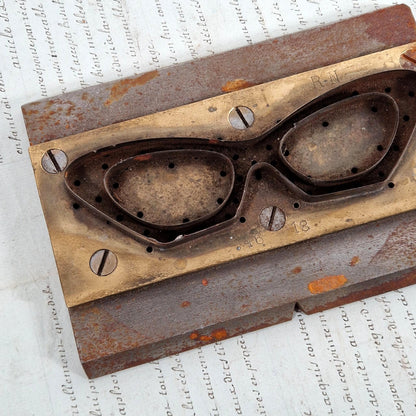 Moule industriel ancien « Monture de lunettes »