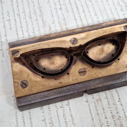 Ancien moule pour monture de lunettes
