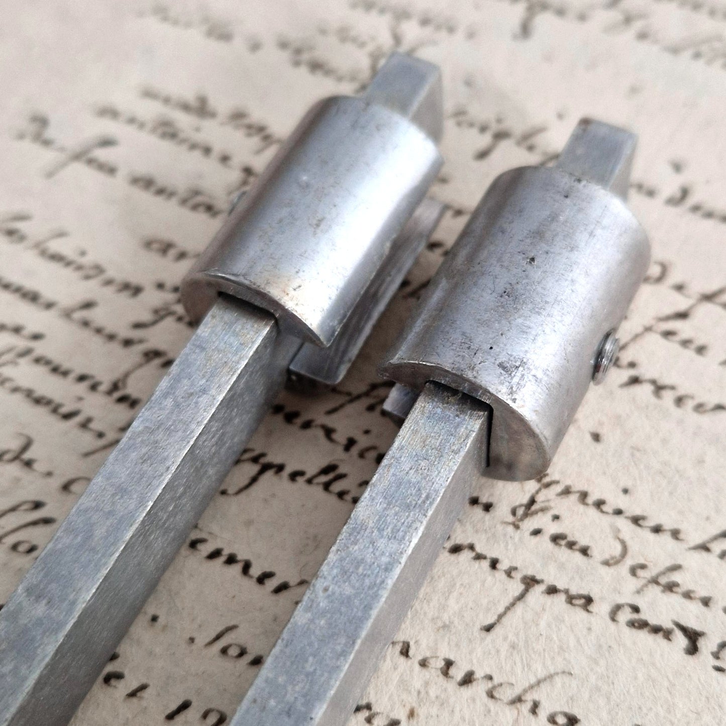 Diapason médical ancien « Spengler Paris 256 VD »
