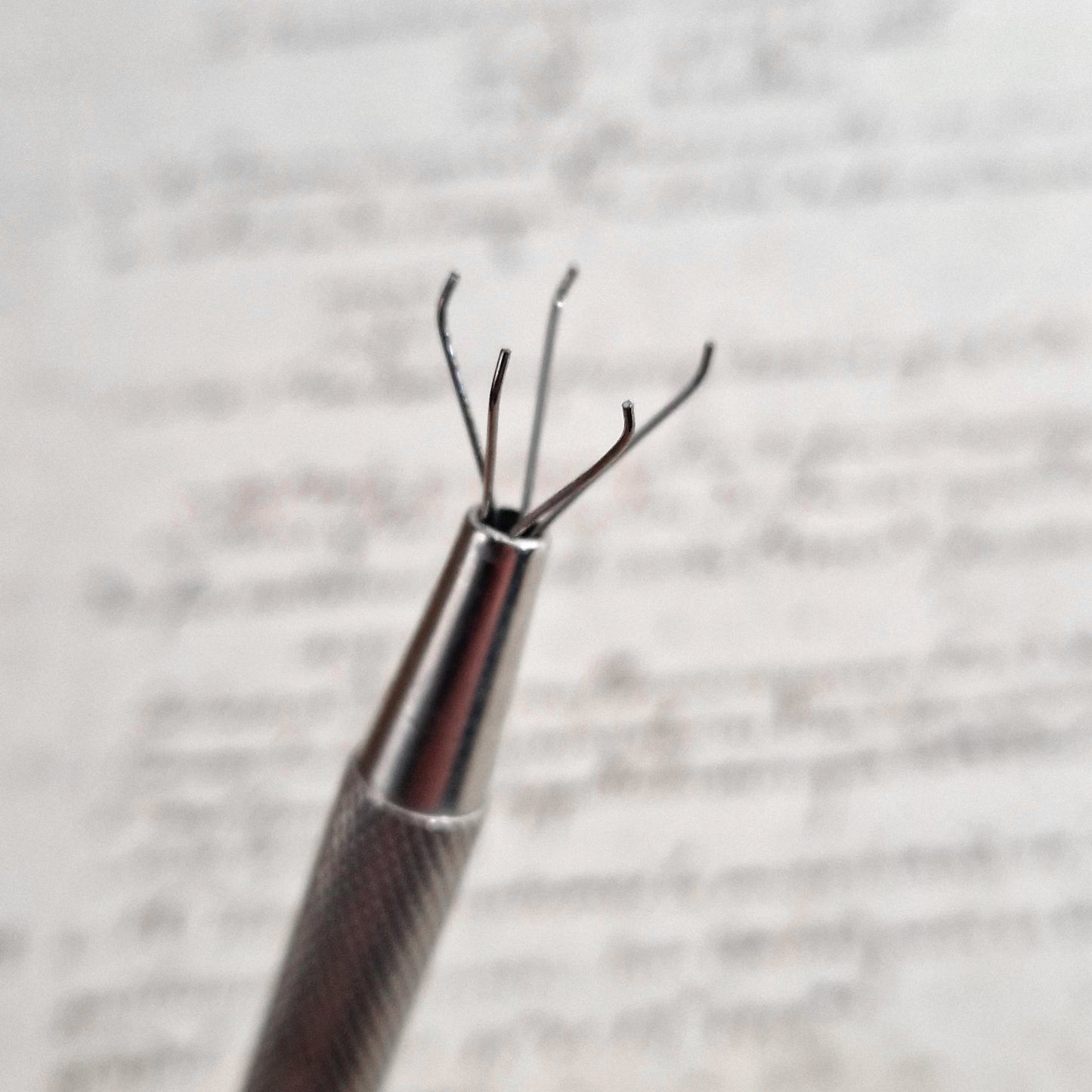 Ancienne « Pince à griffes » médicale