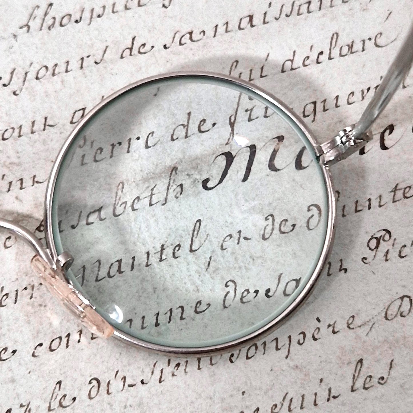 Lunettes anciennes à branches flexibles