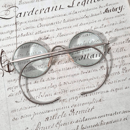 Lunettes anciennes à branches flexibles