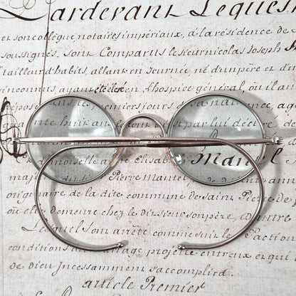 Lunettes anciennes à branches flexibles
