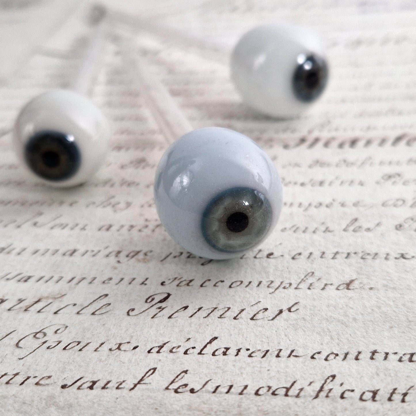 Rare ébauche de prothèse oculaire en verre soufflé, Vers 1900