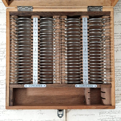 Coffret ancien d’essai optique « Verres d’opticien »
