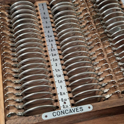 Coffret ancien d’essai optique « Verres d’opticien »