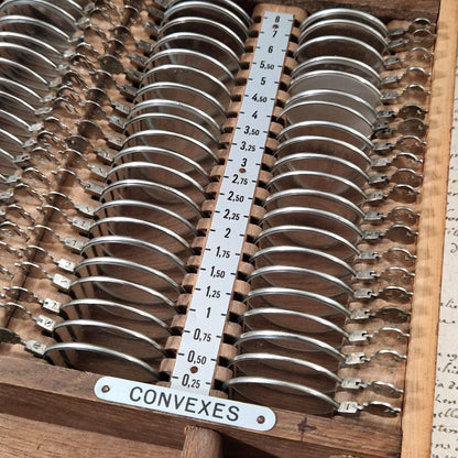 Coffret ancien d’essai optique « Verres d’opticien »