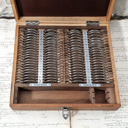 Coffret ancien d’essai optique « Verres d’opticien »