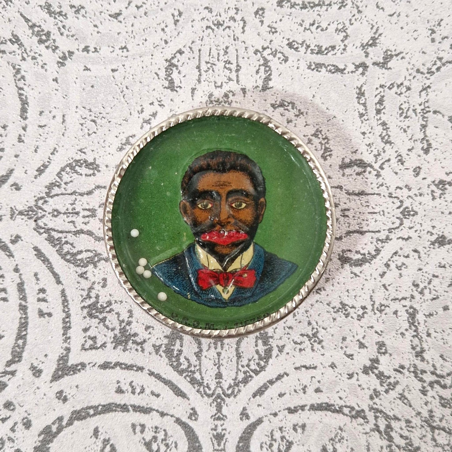 Jeu ancien « Portrait au nœud rouge », vers 1900