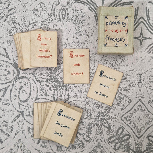 Jeu d'oracle ancien « Demandes & Réponses » - Vers 1900