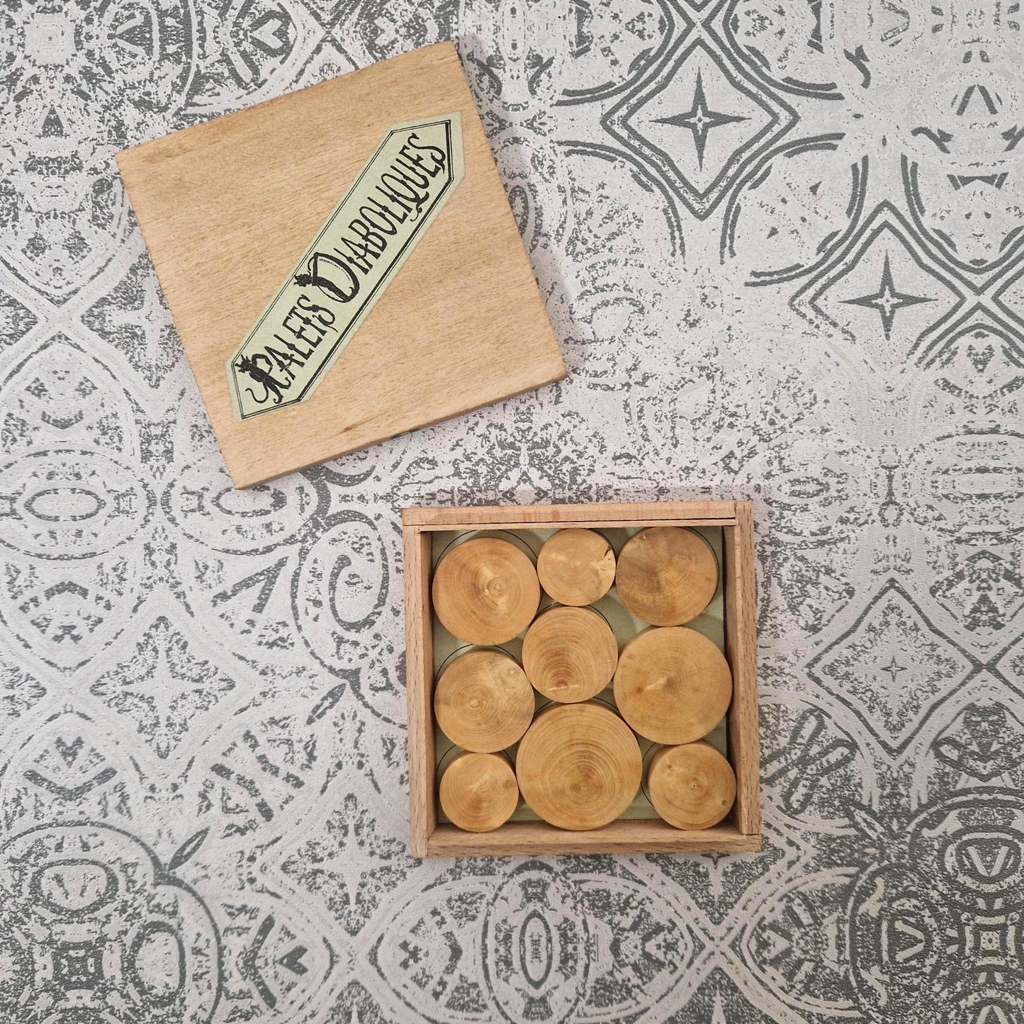 Antique game "Diabolical Palets" - Circa 1900