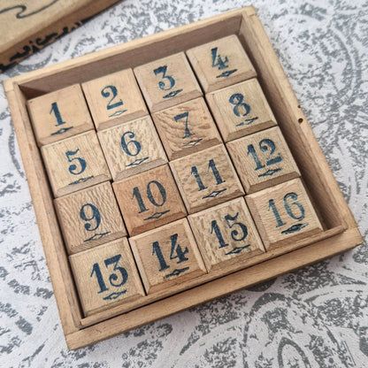 Jeu en bois « Le Taquin » – Vers 1900