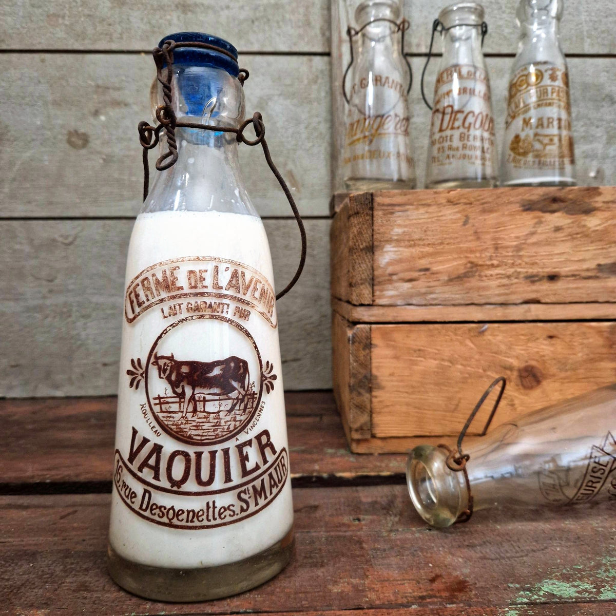 Antique milk bottle "Vaquier, Saint-Maur"