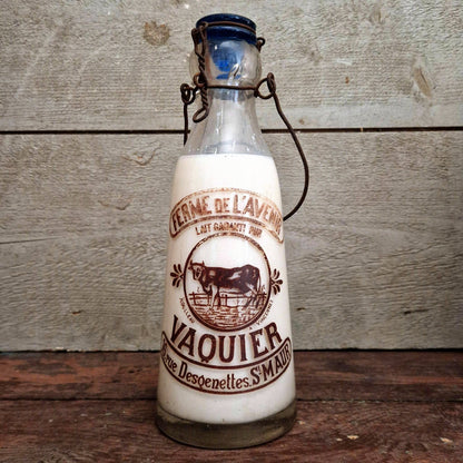 Antique milk bottle "Vaquier, Saint-Maur"