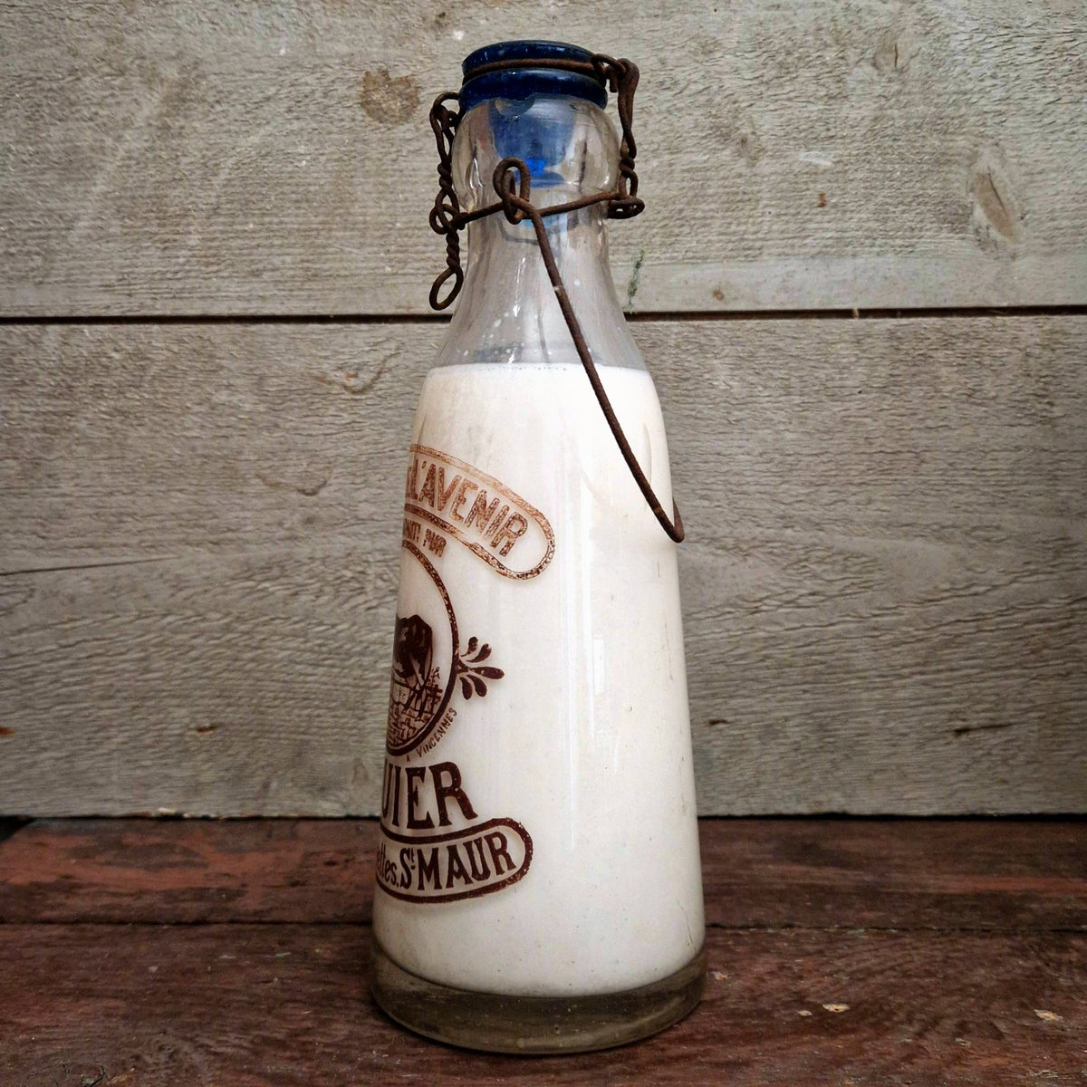 Antique milk bottle "Vaquier, Saint-Maur"