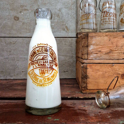 Milk bottle, "Domaine de l'Étang Guillemet", Paris
