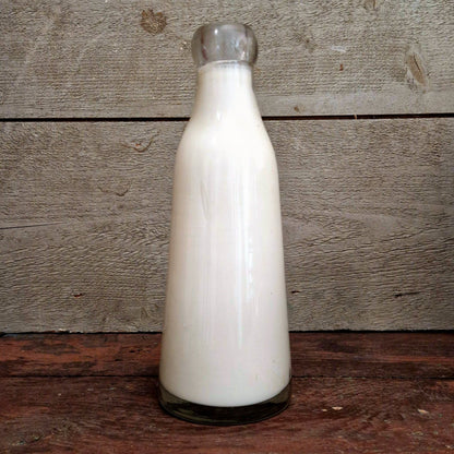 Milk bottle, "Domaine de l'Étang Guillemet", Paris