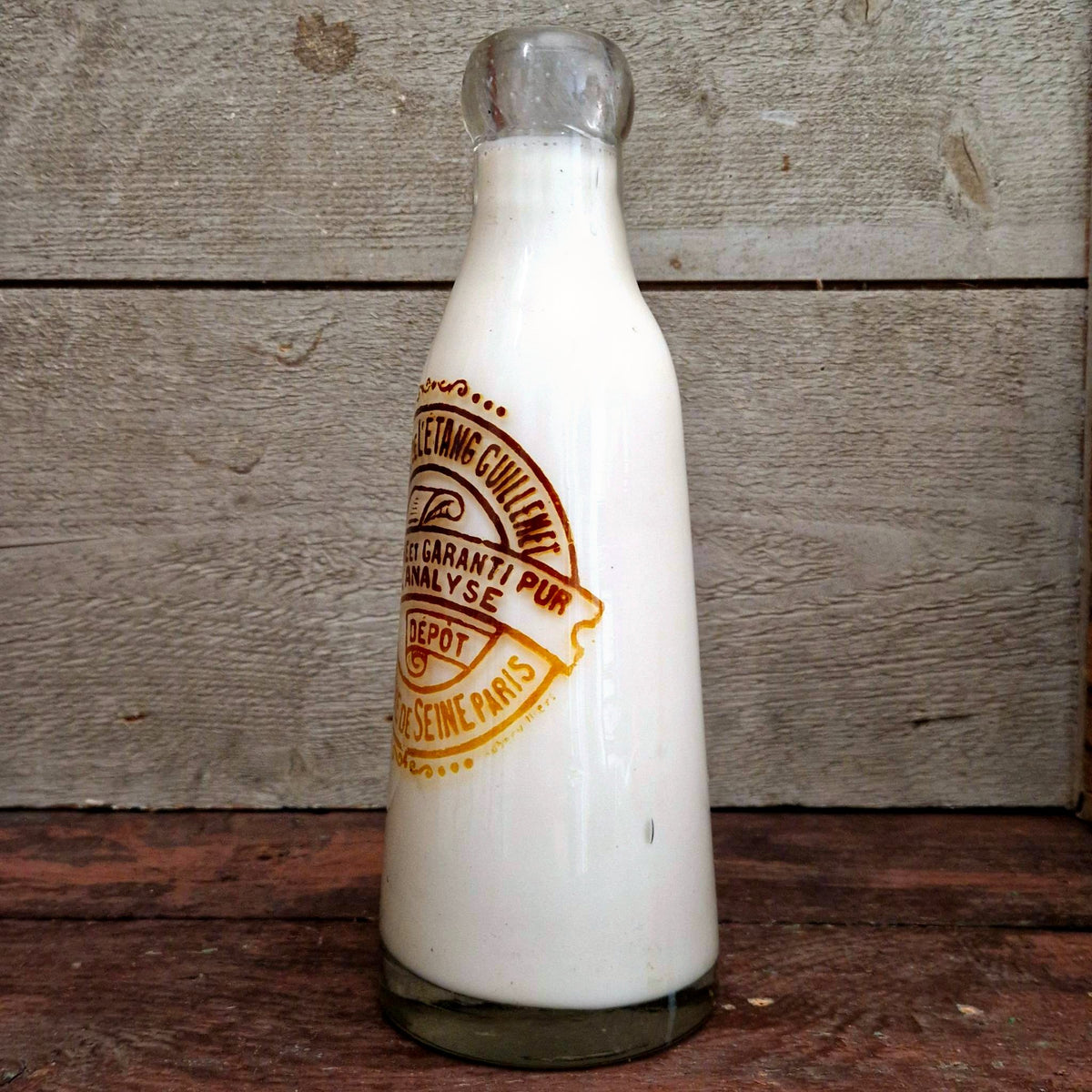 Milk bottle, "Domaine de l'Étang Guillemet", Paris