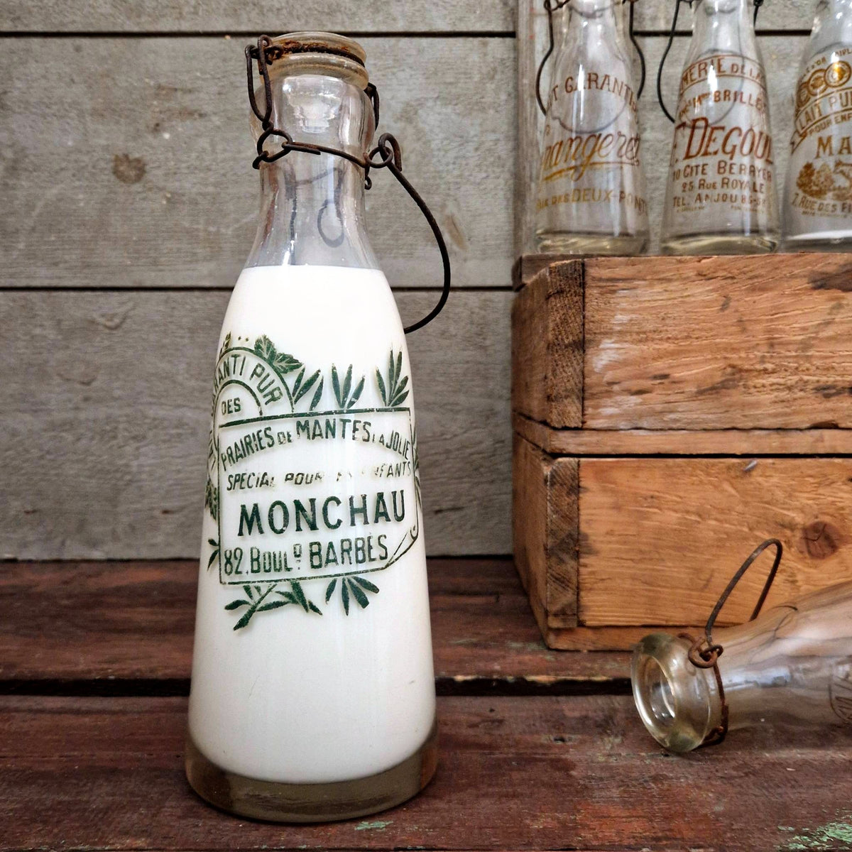 Bouteille de lait « Monchau » Barbès, Paris