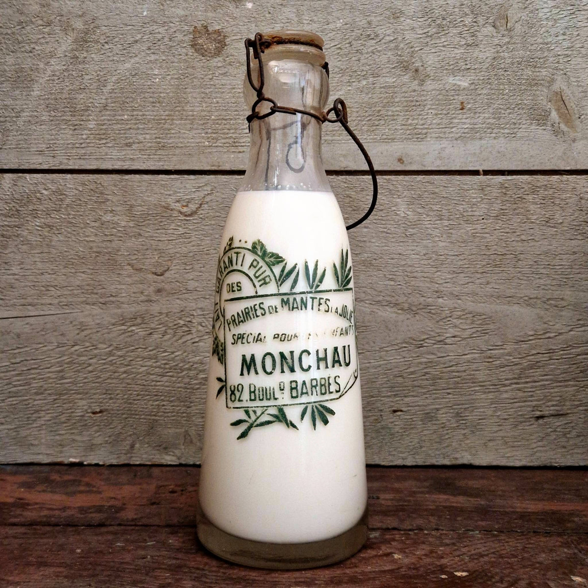 Bouteille de lait « Monchau » Barbès, Paris