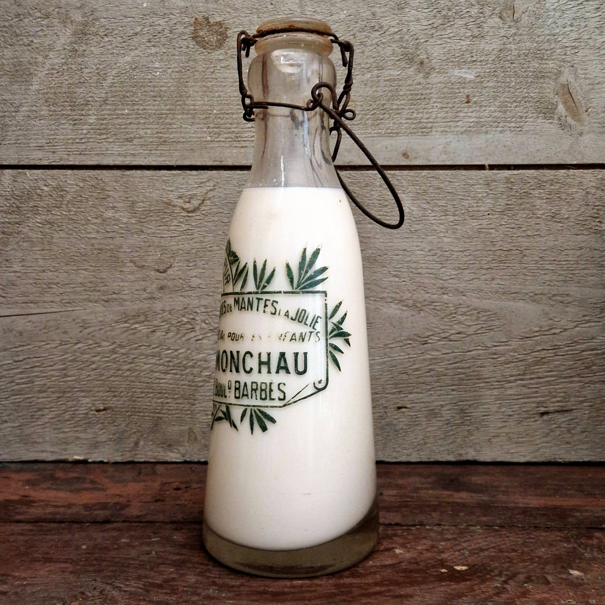 Bouteille de lait « Monchau » Barbès, Paris