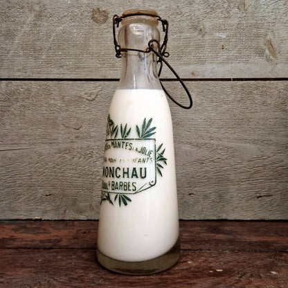 Bouteille de lait « Monchau » Barbès, Paris