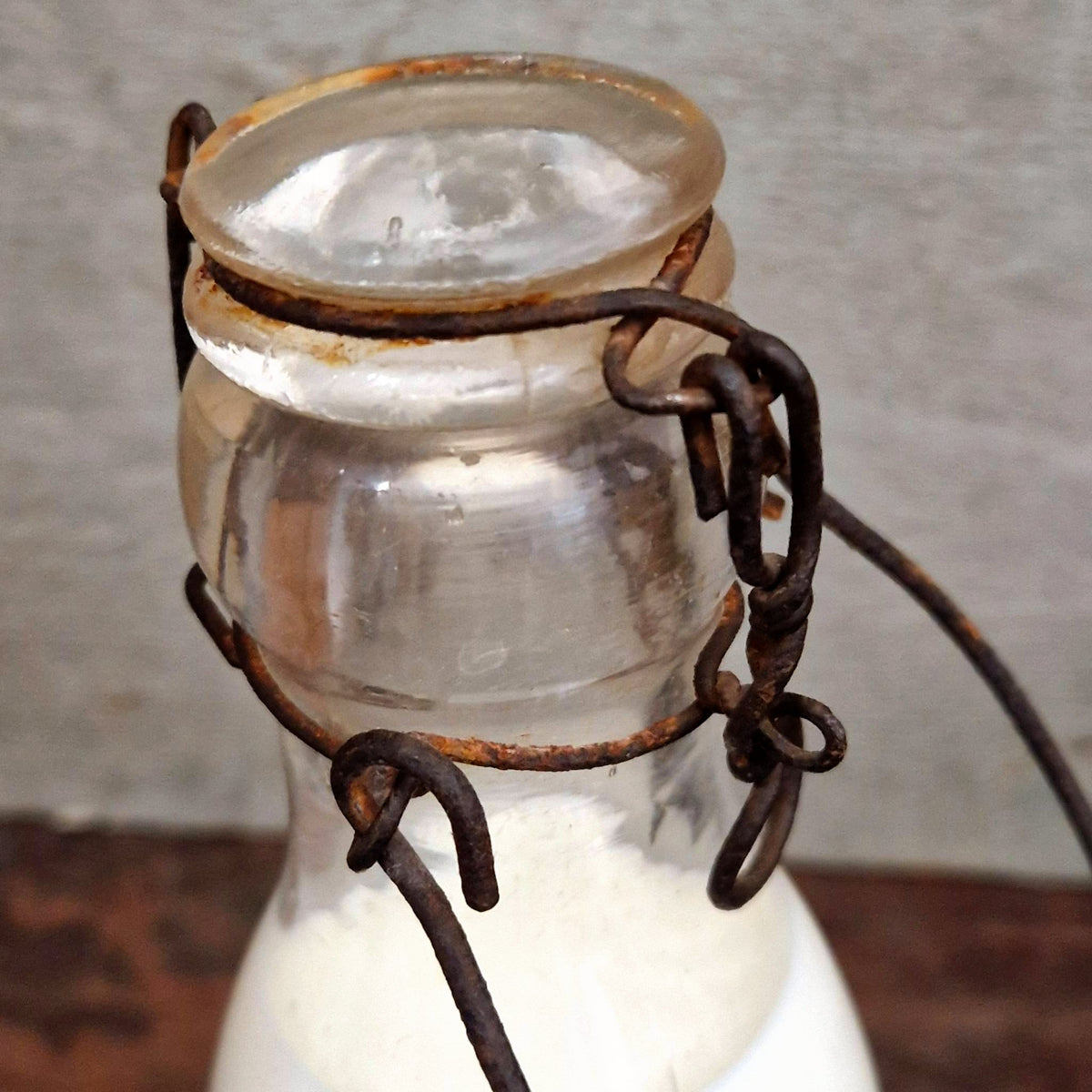 Bouteille de lait « Monchau » Barbès, Paris