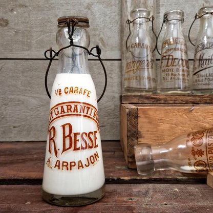Bouteille de lait ancienne « R. Besse », Arpajon
