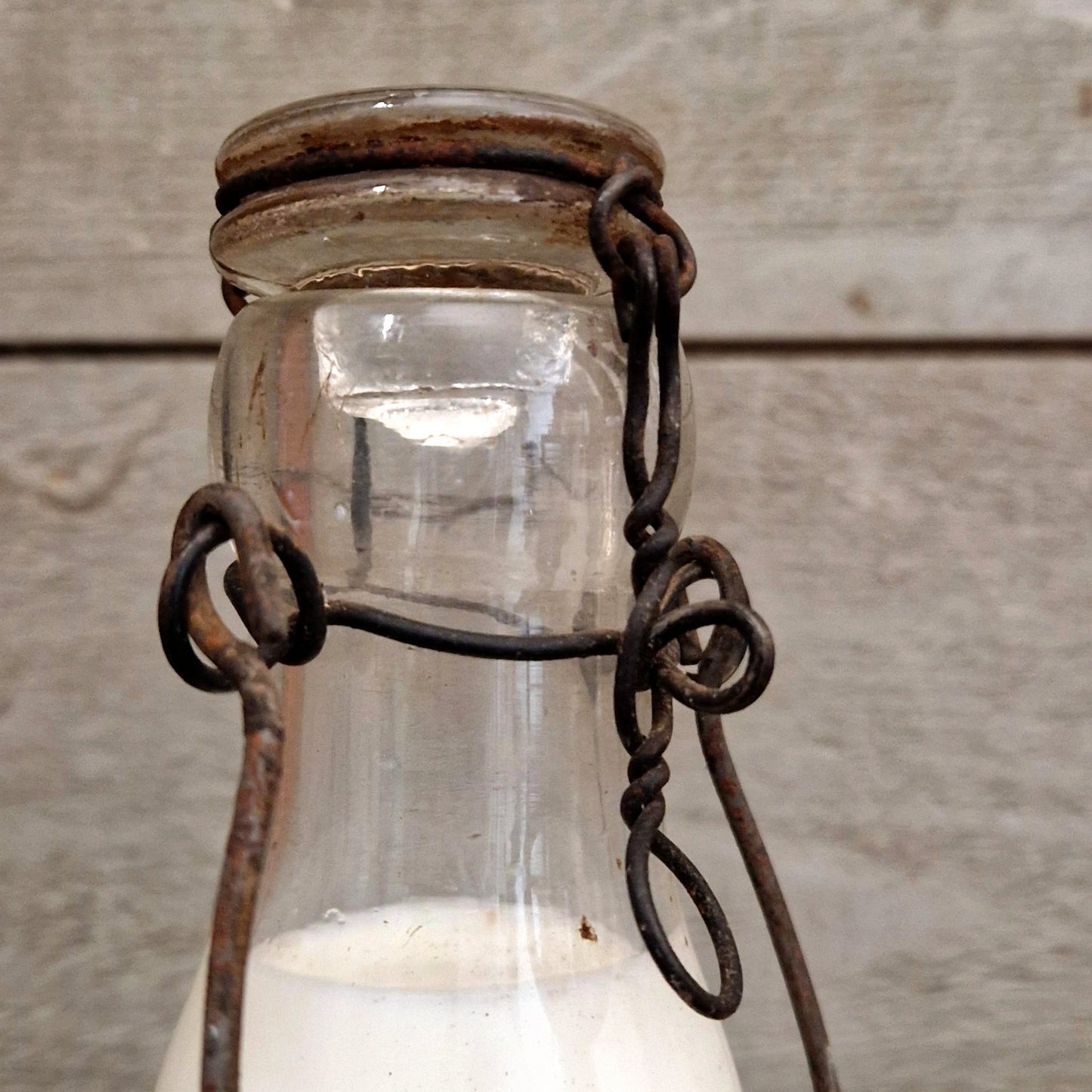 Bouteille de lait ancienne « R. Besse », Arpajon