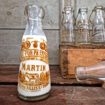 Bouteille de lait « Martin - Lait pur pasteurisé », Courbevoie