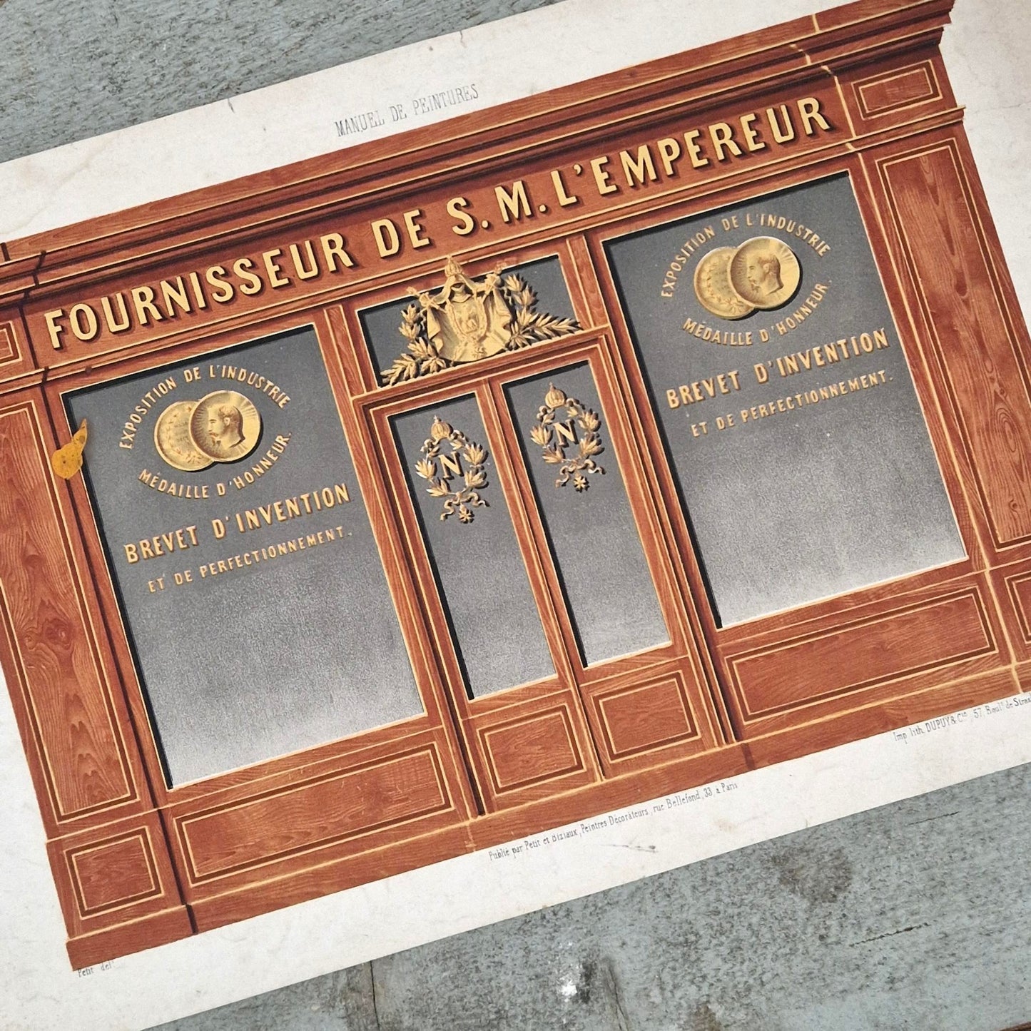 Devanture peinte « Fournisseur de S.M. l’Empereur - Napoléon III »