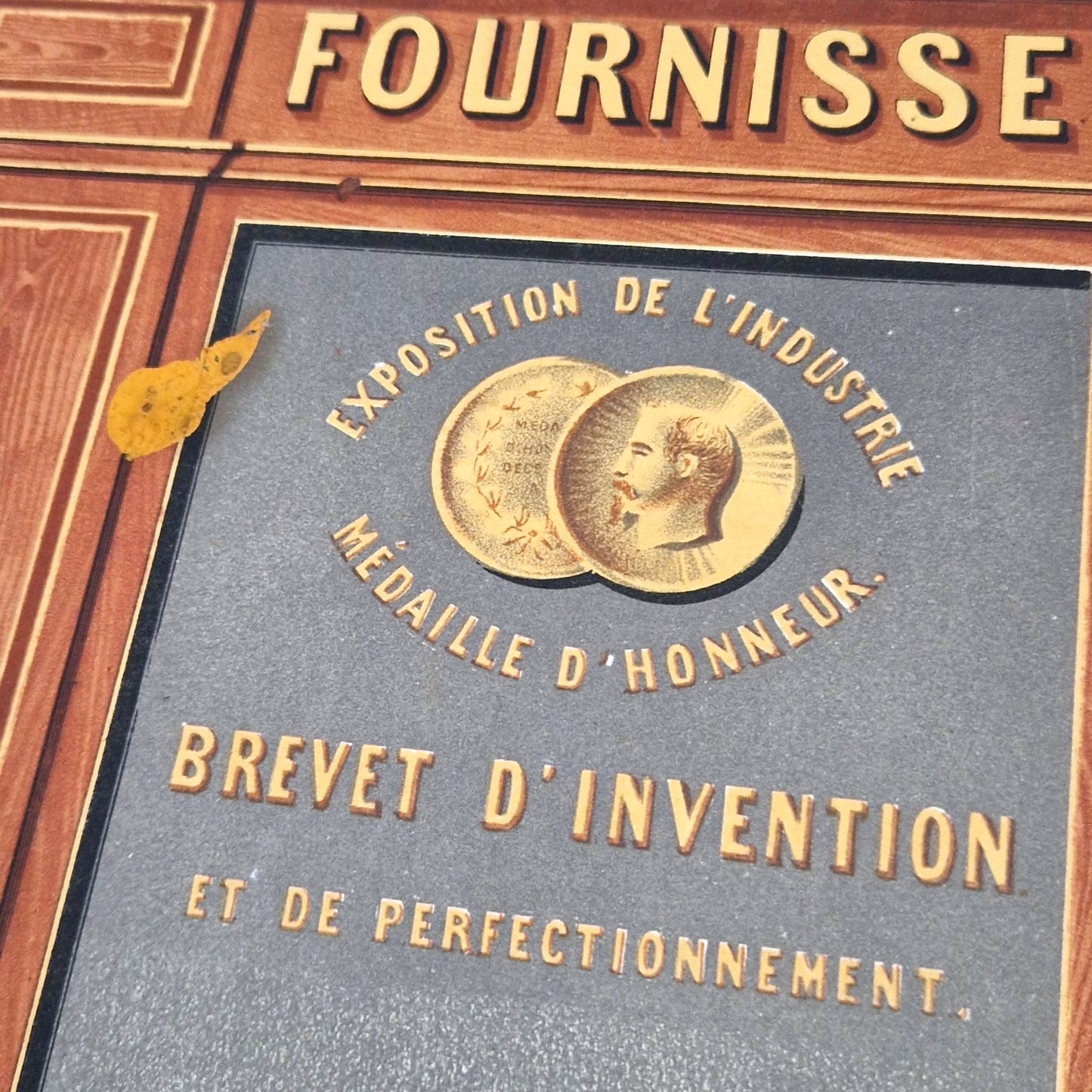 Devanture peinte « Fournisseur de S.M. l’Empereur - Napoléon III »