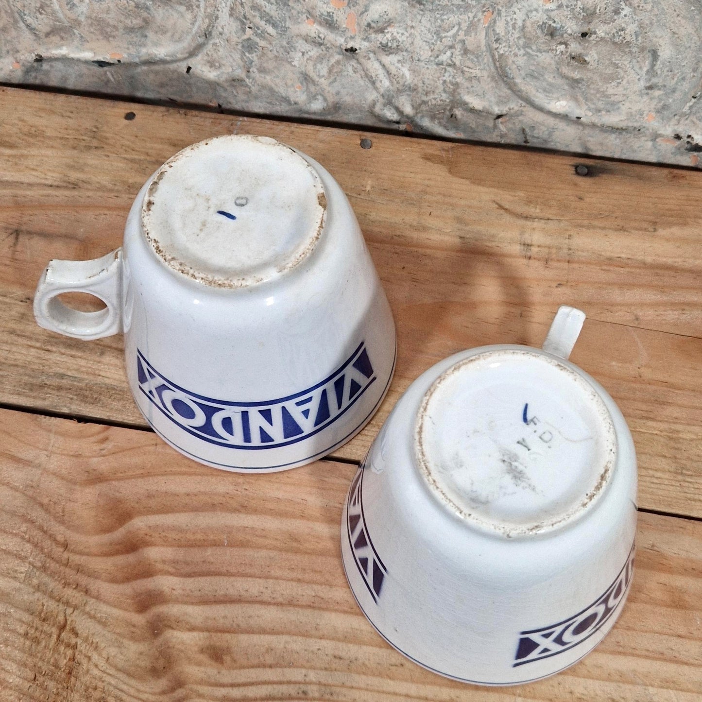 Set of 2 "VIANDOX" advertising mugs