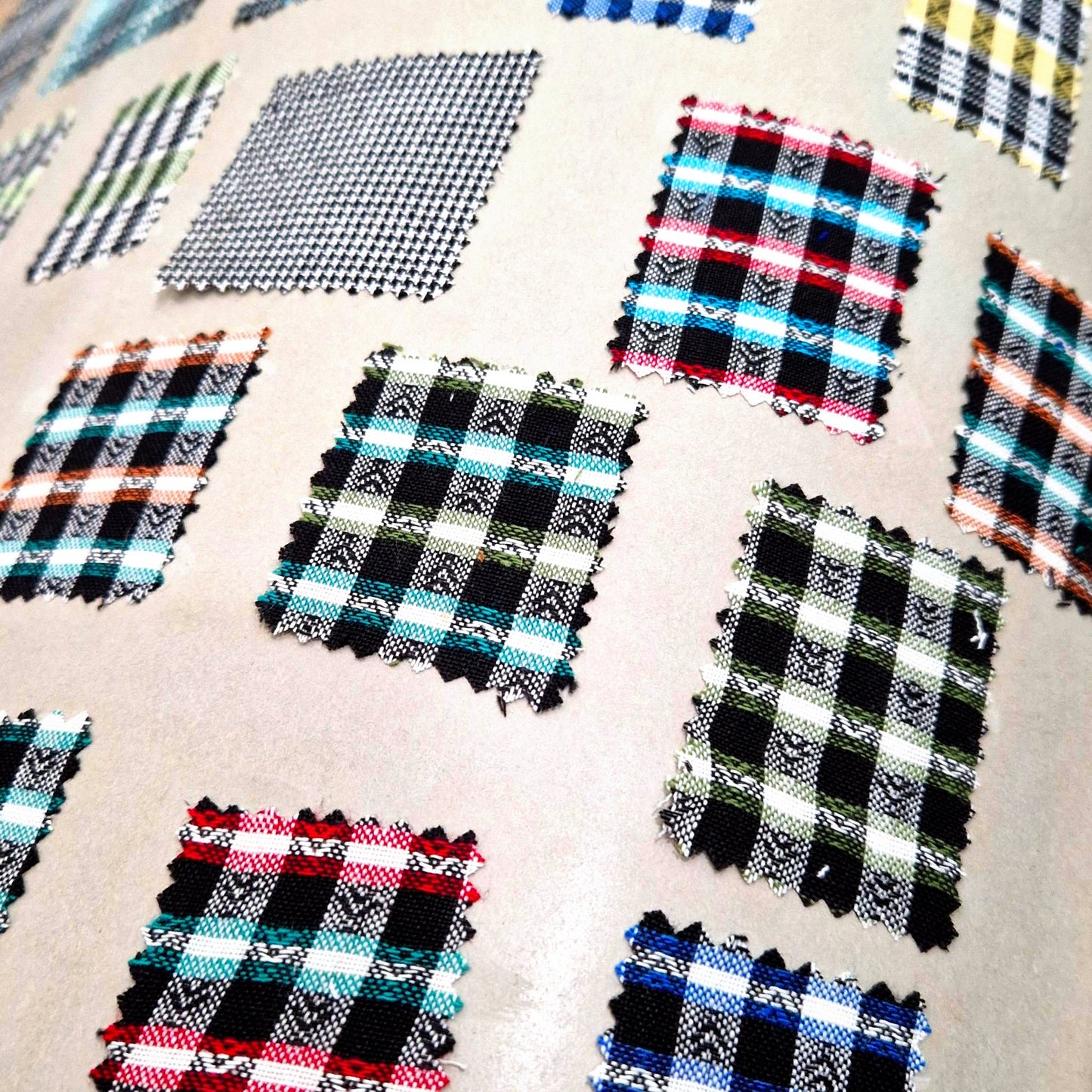 Album XXL d’échantillons textiles (+ de 5000 modèles)