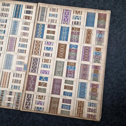 Ancien nuancier textile - 4 pages, motifs géométriques