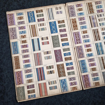 Ancien nuancier textile - 4 pages, motifs géométriques