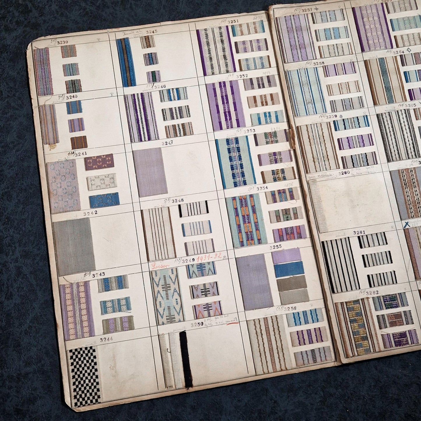 Échantillonnier textile dépliant - 4 pages ~280 modèles