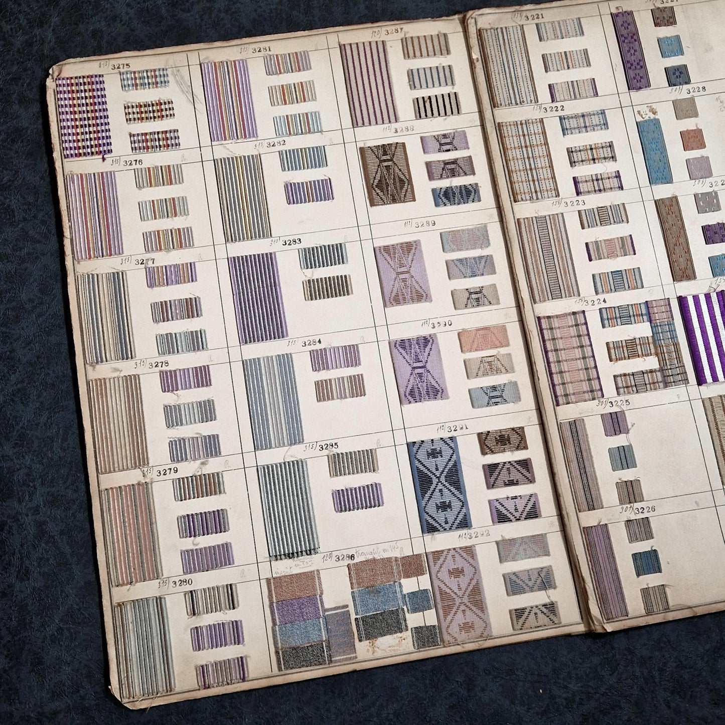 Échantillonnier textile dépliant - 4 pages ~280 modèles