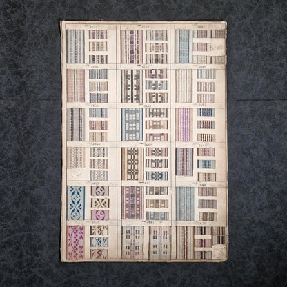 Ensemble d'environ 150 échantillons de tissus