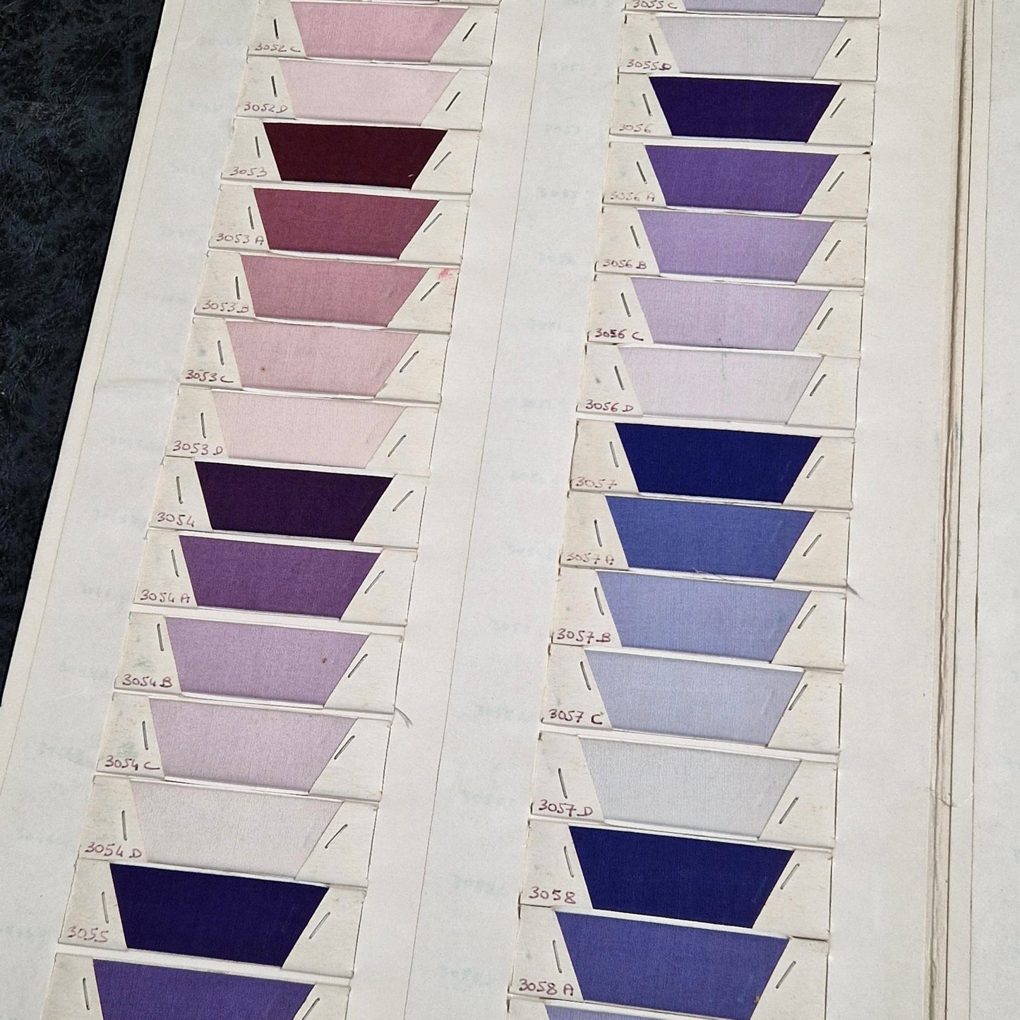 Nuancier textile « Impressions et Teintures de Tournon »