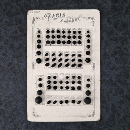 Planche échantillons de boutons « Paris Élégance », Vers 1900