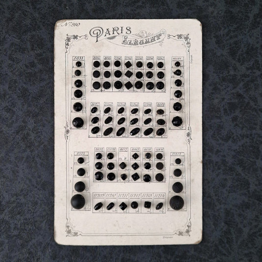 Planche échantillons de boutons « Paris Élégance », Vers 1900