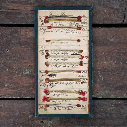 Planche d’échantillons de passementerie dorée