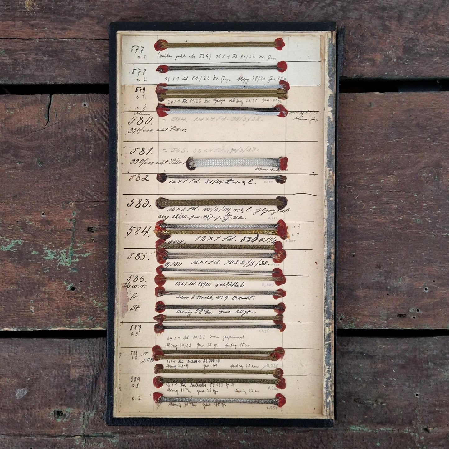 Antique trimmings - assorted metallic cords