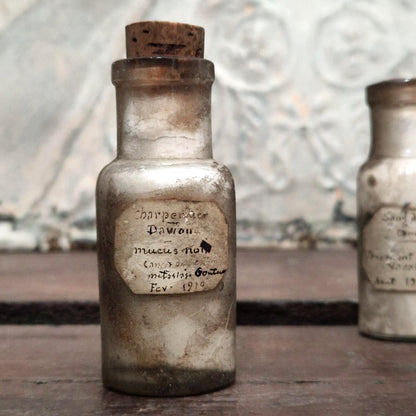 Flacons anciens - échantillons médicaux, 1910 (l10)