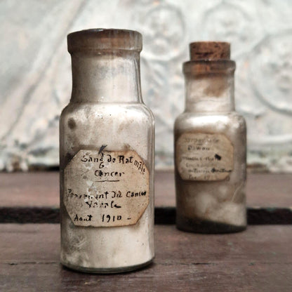 Flacons anciens - échantillons médicaux, 1910 (l10)