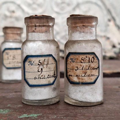 Flacons anciens de pharmacie - série numérotée  (l12)