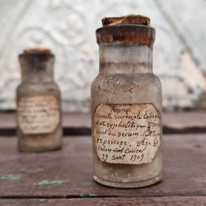 2 anciens flacons de laboratoire, Reims 1909 (l15)