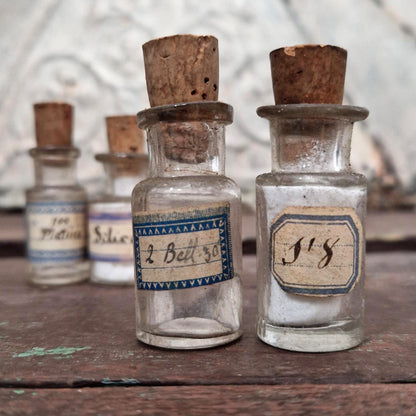 Set of 4 antique homeopathic vials (l17)